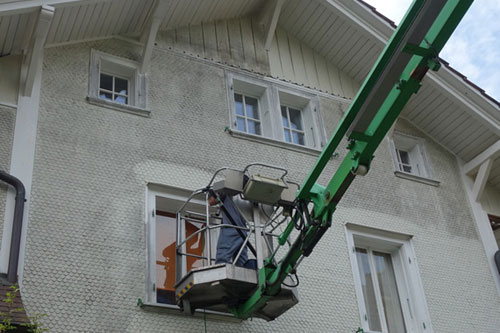 Gestrichene Holzfassade ökonomisch und ökologisch mit Osmosewasser erfolgreich gereinigt!